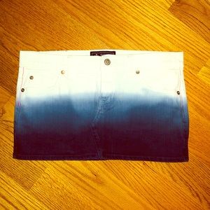 NWOT TAG VS OMBRÉ MINI SKIRT SIZE 4